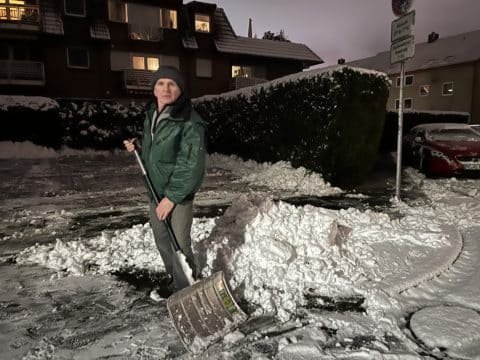 Winterdienst mit Schneeräumung und Streudienst